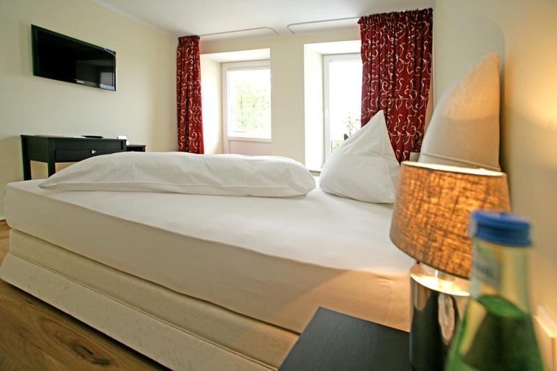Hotel-Garni Luttelforster Muhle Schwalmtal  Room photo